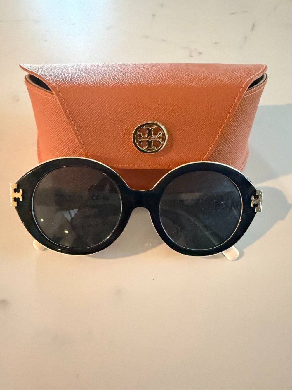 "Eleanor"Tory Burch Oval Sunglasses
